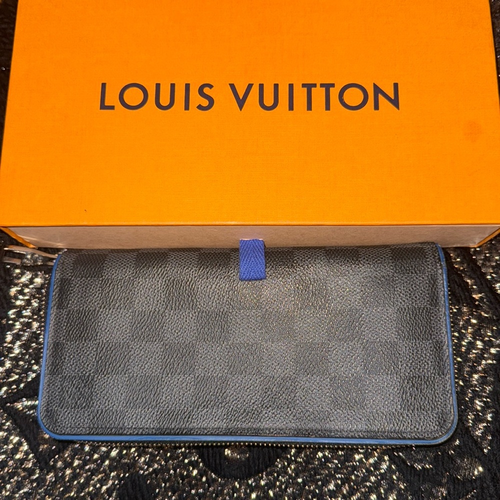 Men’s or Women’s Louis Vuitton Damier Graphite Zippy Wallet! Customized veryrare